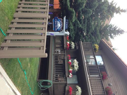 A Good Nite'S Rest Bed And Breakfast Banff Exterior photo
